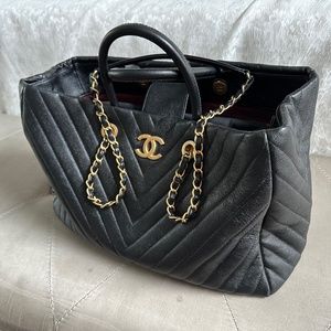 CHANEL Caviar Chevron Large Coco Handle Shopping Tote Black